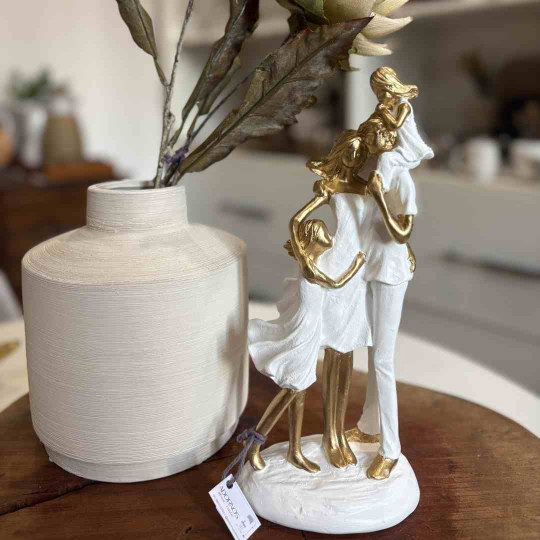 Estatueta Família com 2 meninas