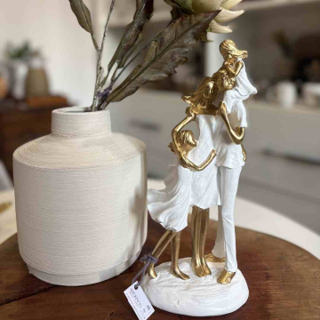 Estatueta Família com 2 meninas
