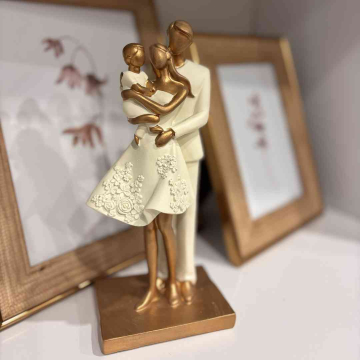 Casal com menino