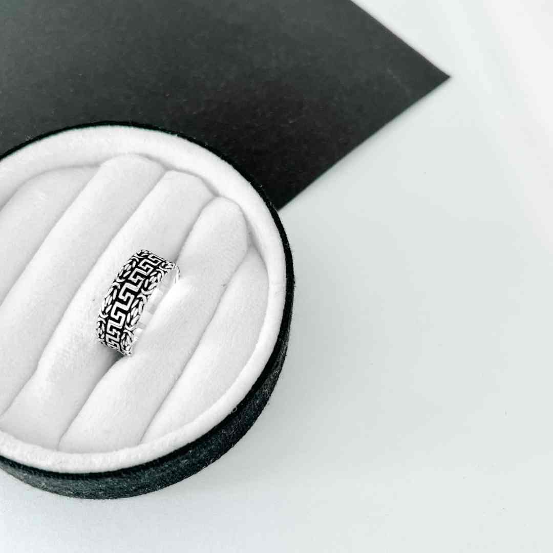 Anel Detalhado Largo