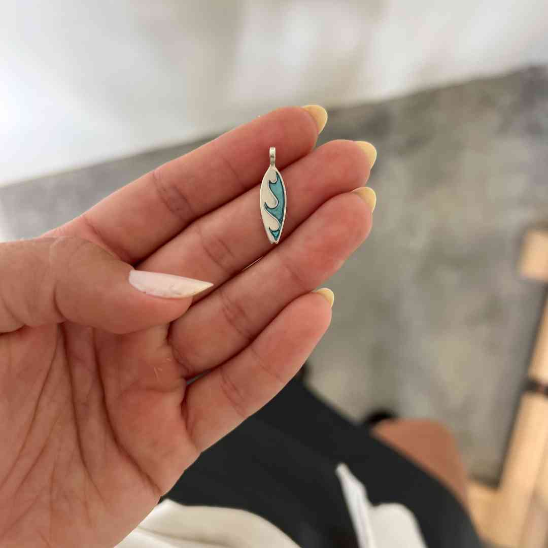 Pingente Prancha Resinada