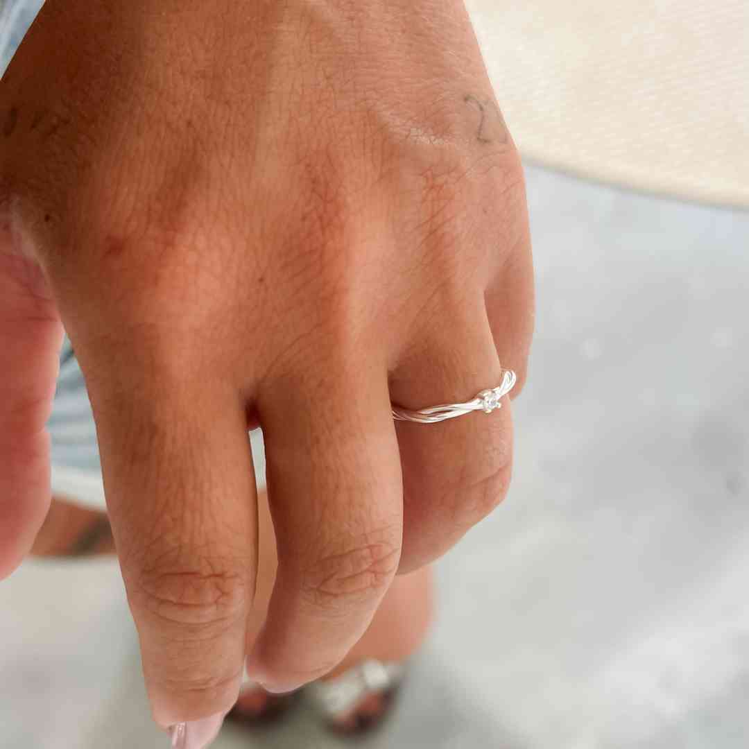 Anel Solitário 3 aros torcidos