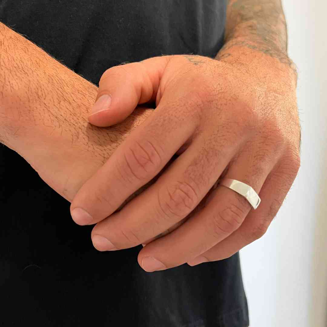 Anel sinete retângulo liso