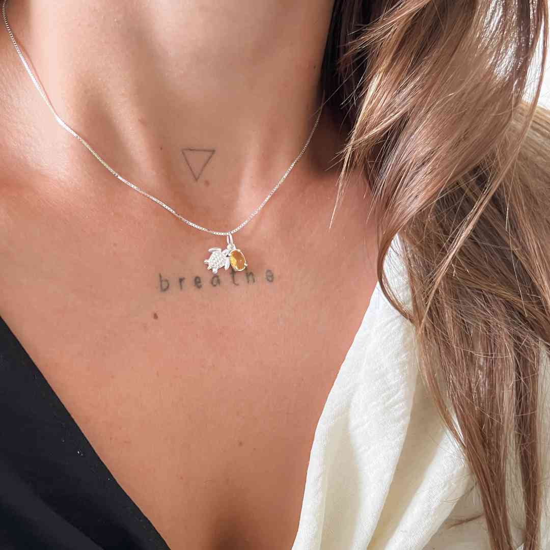 Colar Tartaruga e Zircônia Amarela