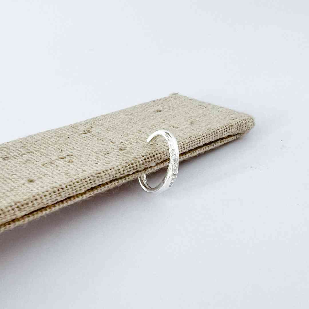 Piercing fake conch fio cravejado