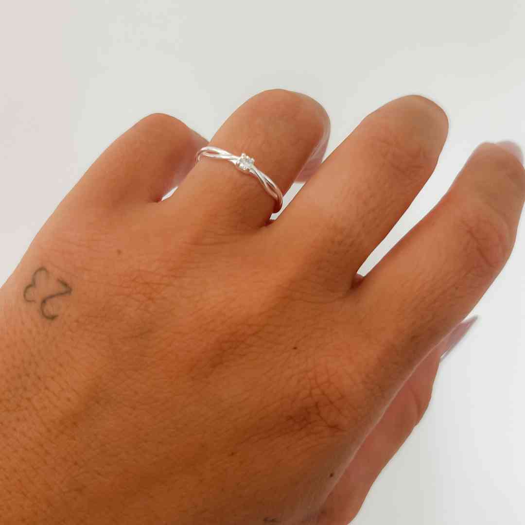 Anel Solitário 3 aros torcidos