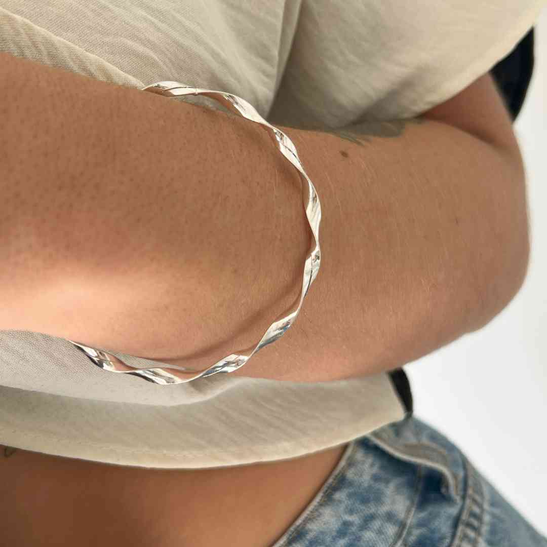 Pulseira aro torcido