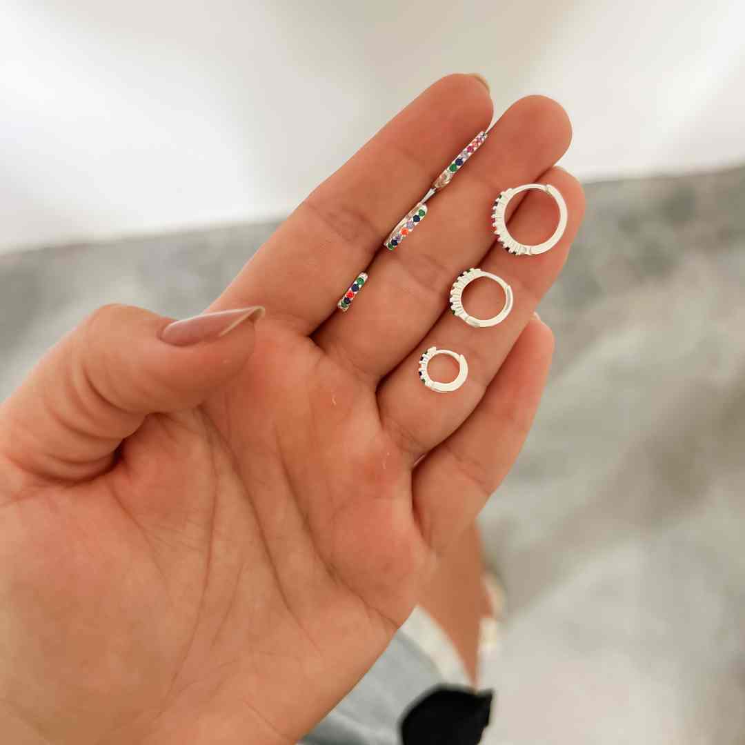 Brinco trio argola clic cravejada colorida