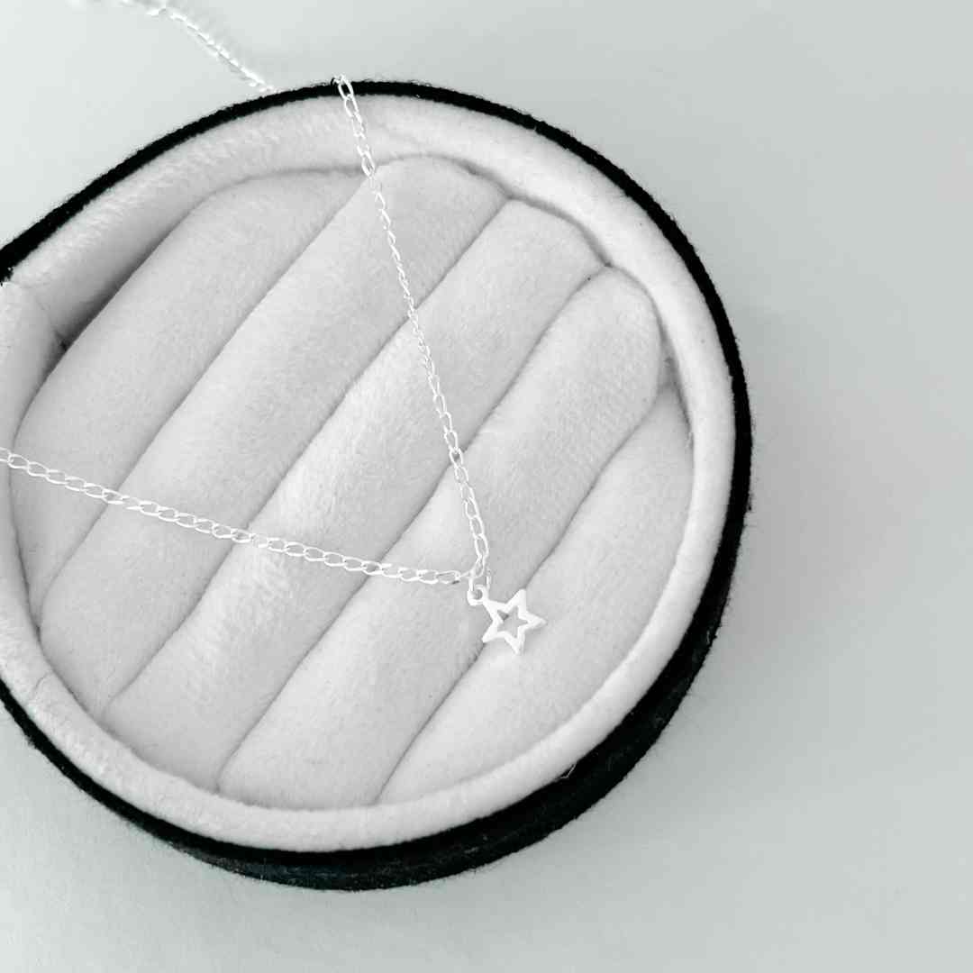 Tornozeleira Pingente Estrela Vazada