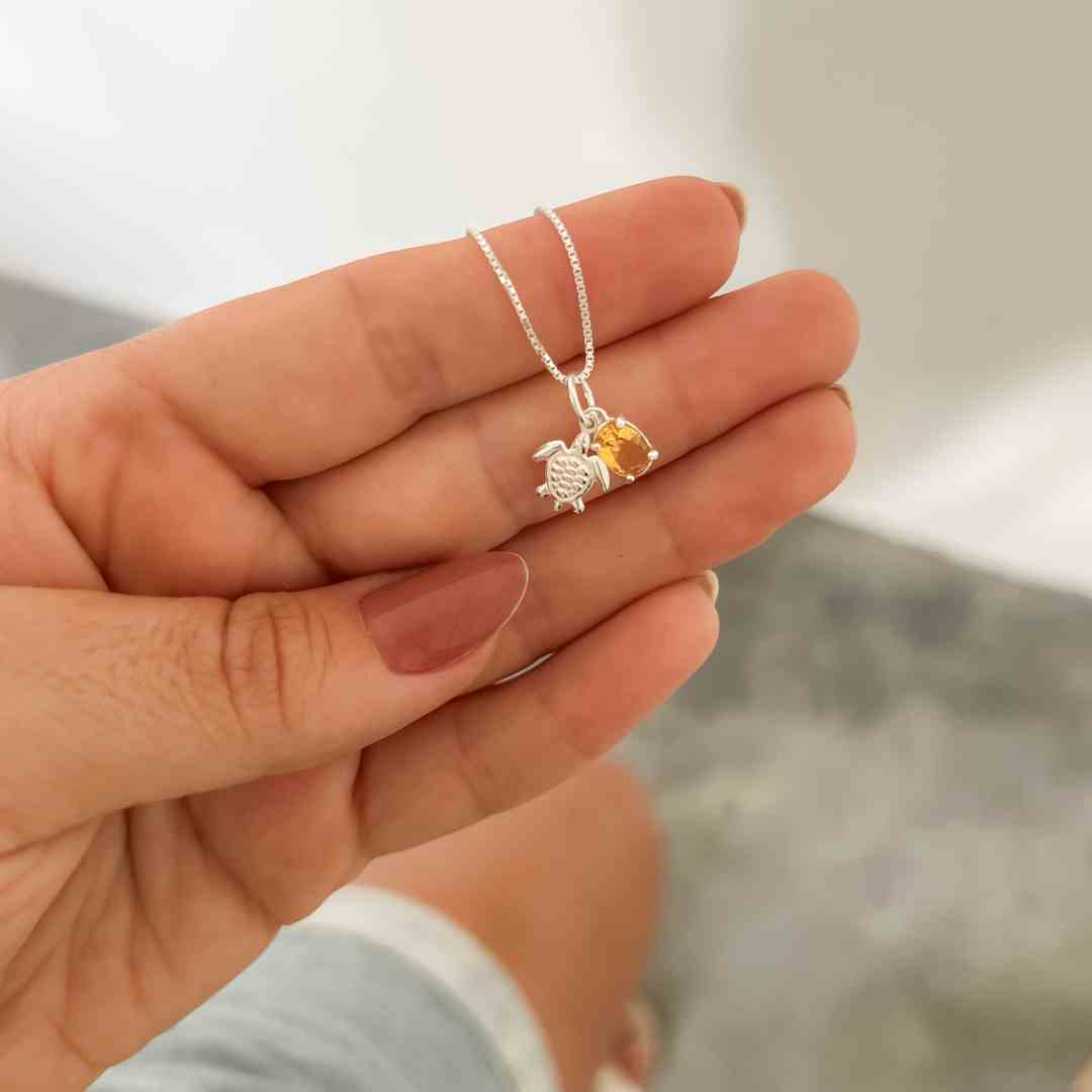 Colar Tartaruga e Zircônia Amarela
