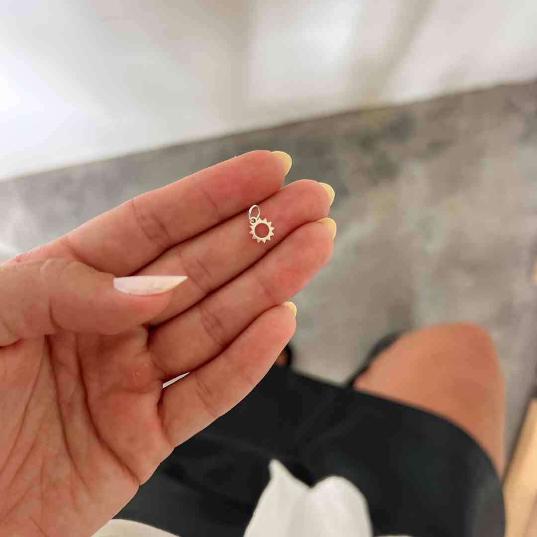 Pingente Mini Sol Vazado