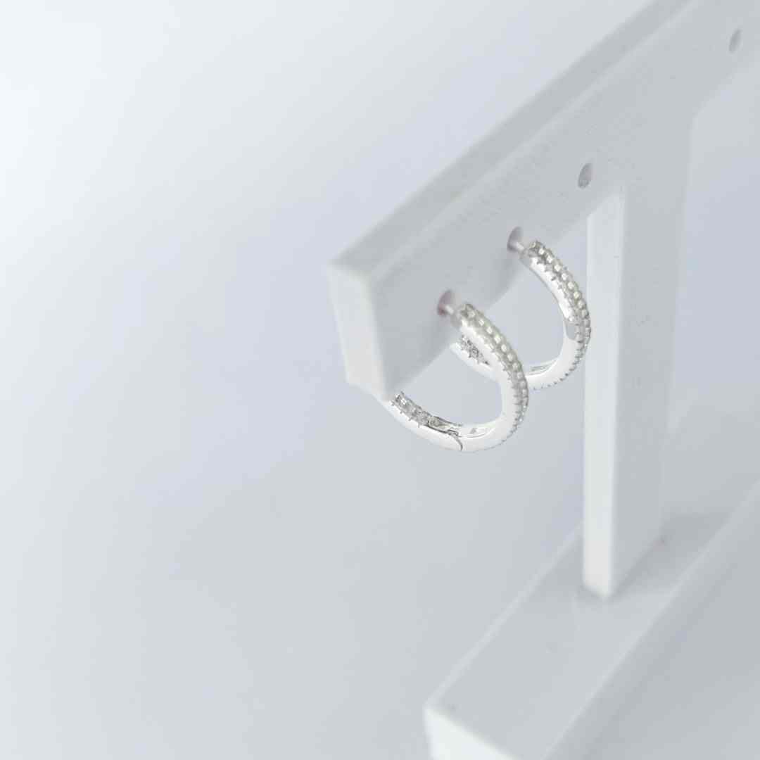 Brinco Argola Cravejada Clic Trava