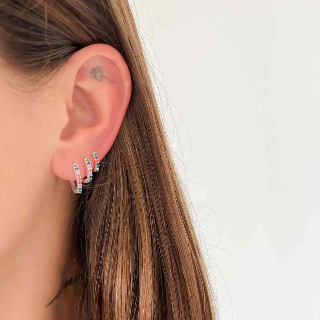 Brinco trio argola clic cravejada colorida