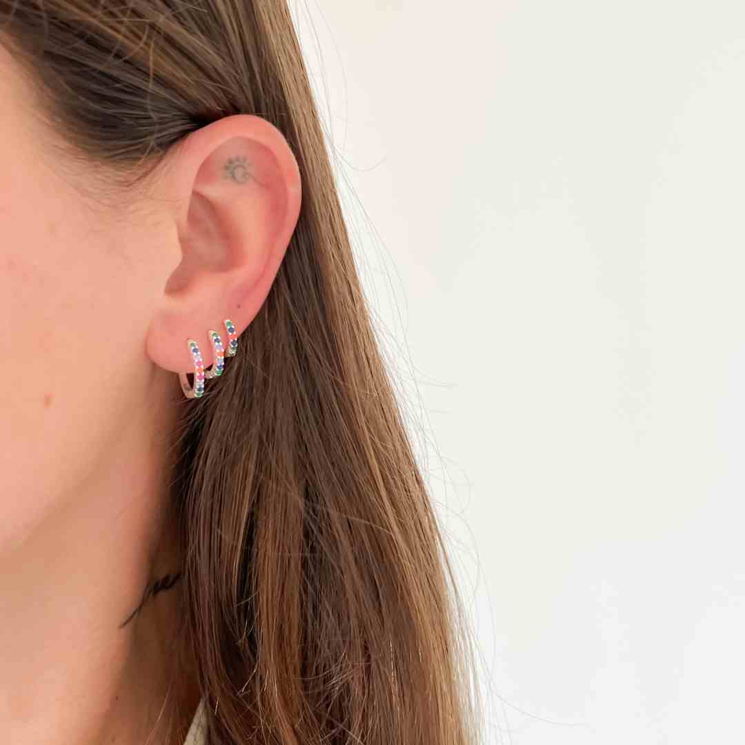 Brinco trio argola clic cravejada colorida