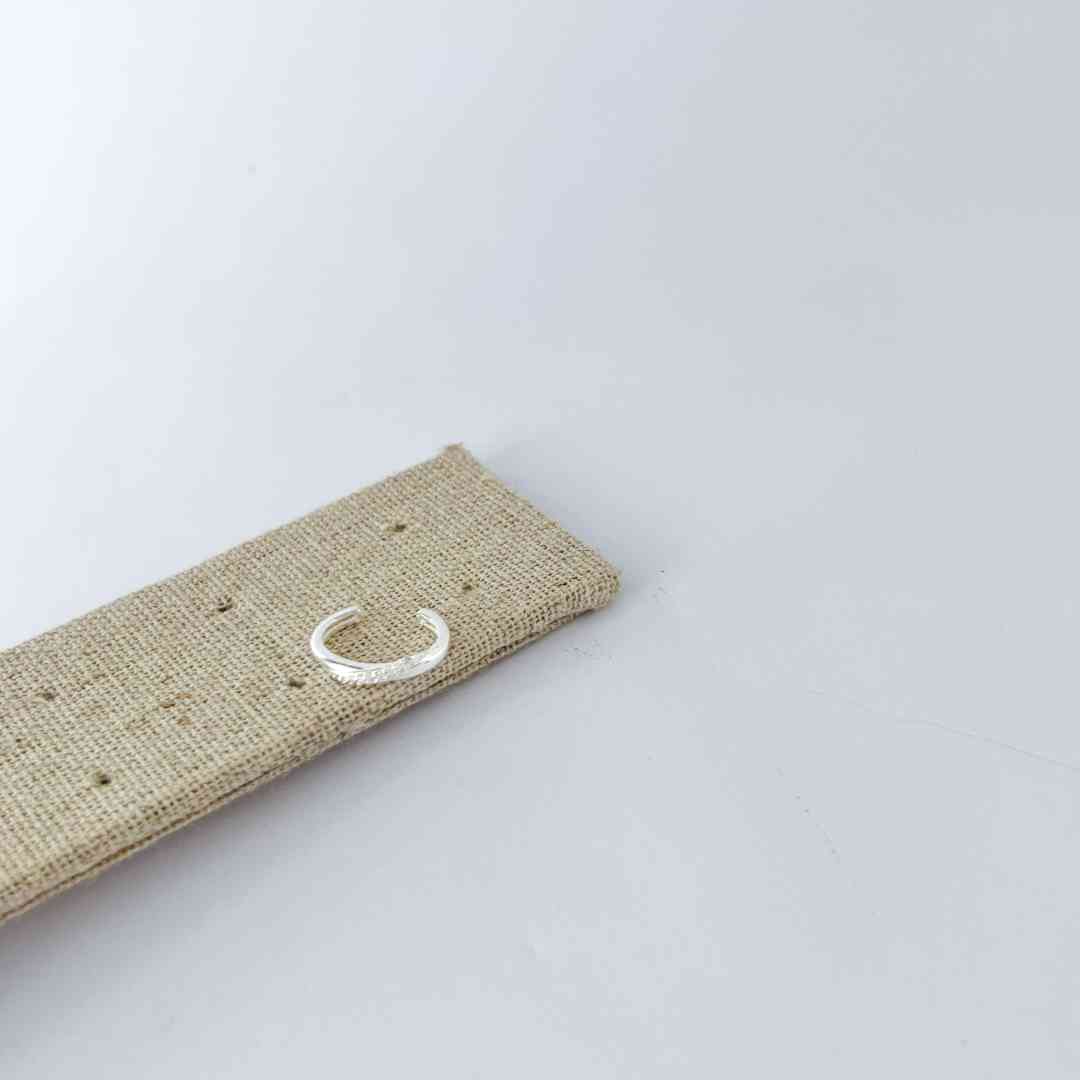 Piercing fake conch fio cravejado