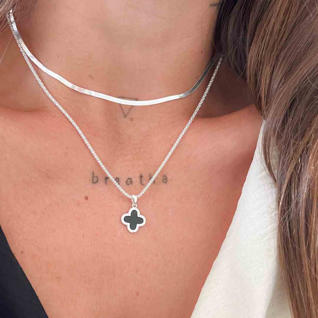 Pingente Trevo Ônix