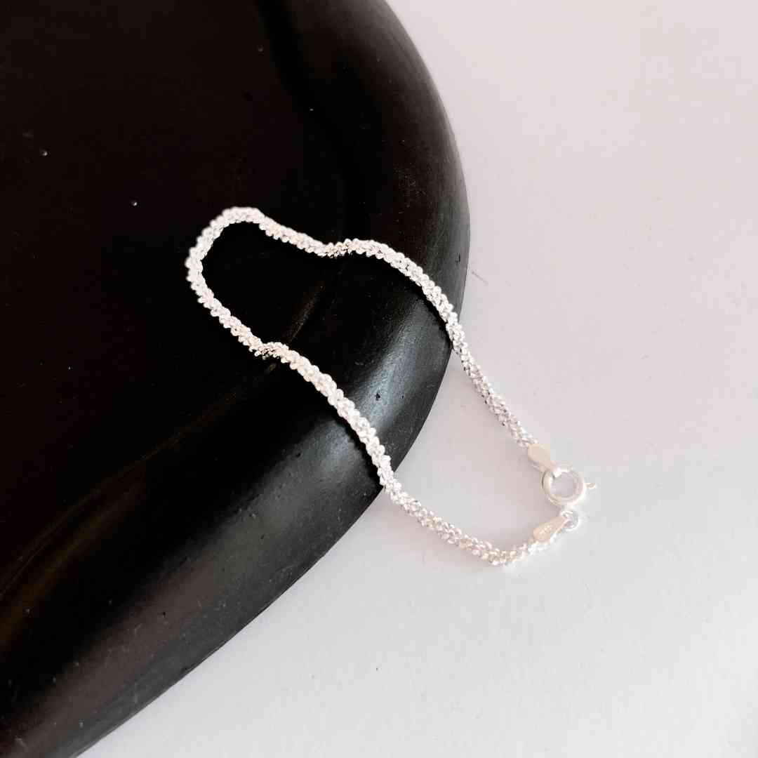 Pulseira fio detalhado
