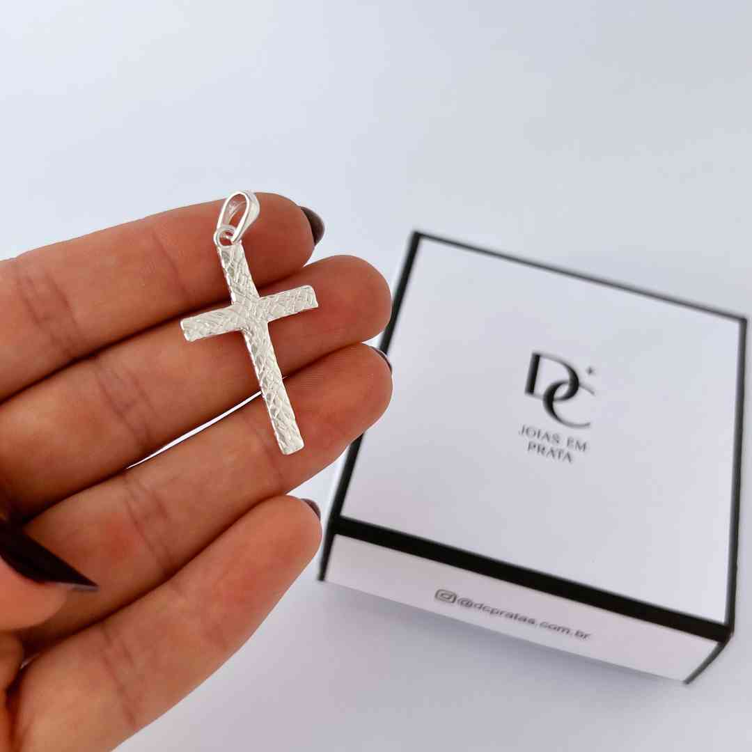 Pingente Crucifíxo detalhado