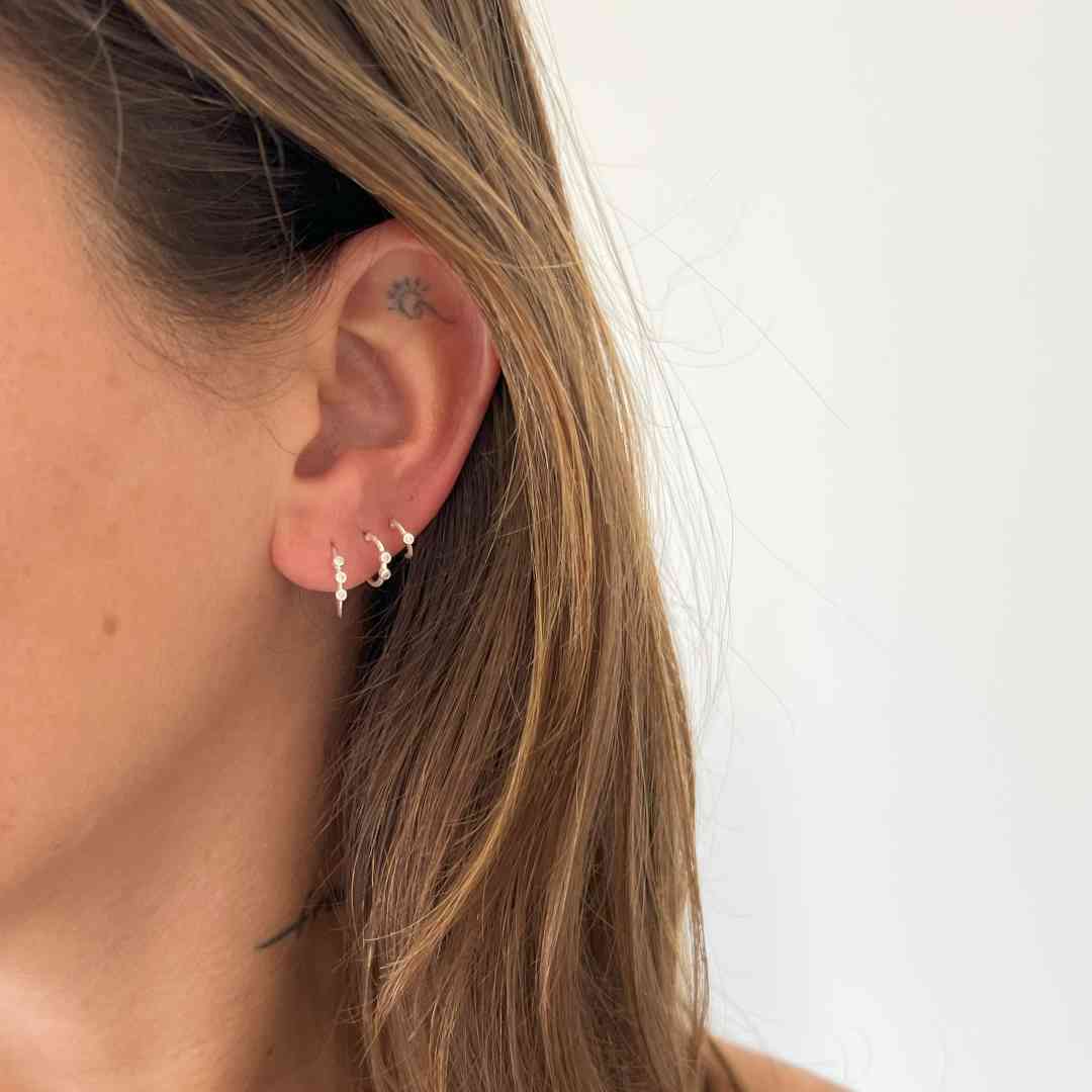 Brinco trio argolinhas com tarraxa