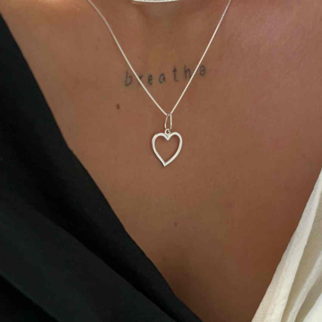 Gargantilha pingente coração delicado