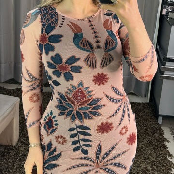 Vestido em tule estampado PLUS