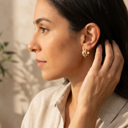 BRINCO COM ZIRCONIA 13 MM FOLH. OURO