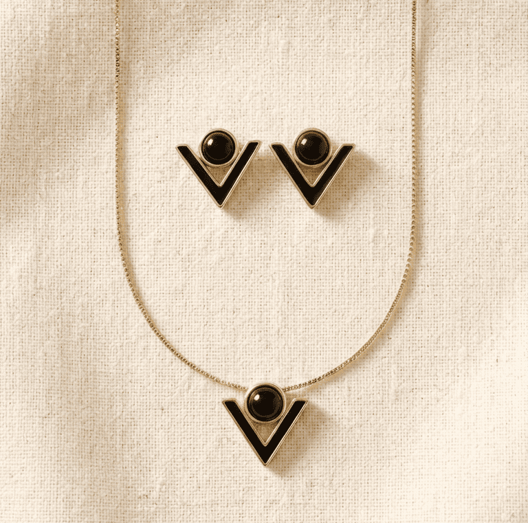CONJUNTO A.PRETA COM DETALHES ESMATADOS PRETO