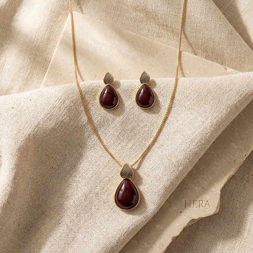 CONJUNTO PEDRA GOTA FO  COM DETALHES EM RODIO BRANCO 