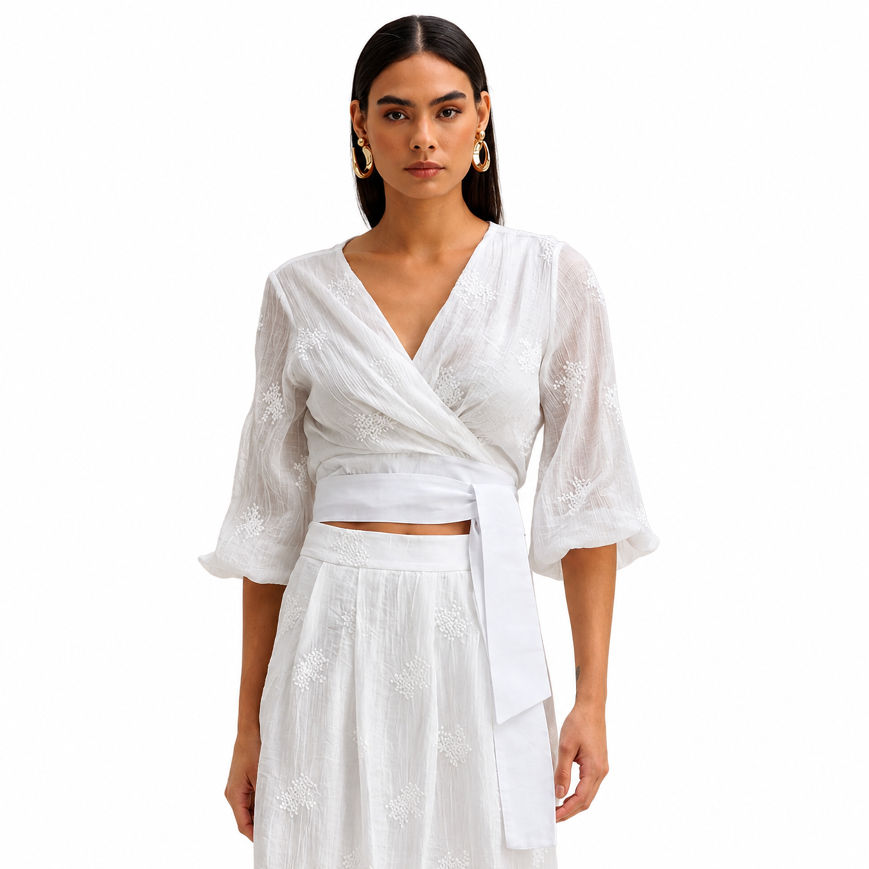 Blusa Cropped Bordada com Amarracao