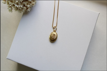 Viena - Relicário banhado a ouro 18k
