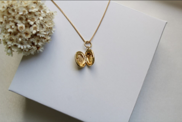 Viena - Relicário banhado a ouro 18k