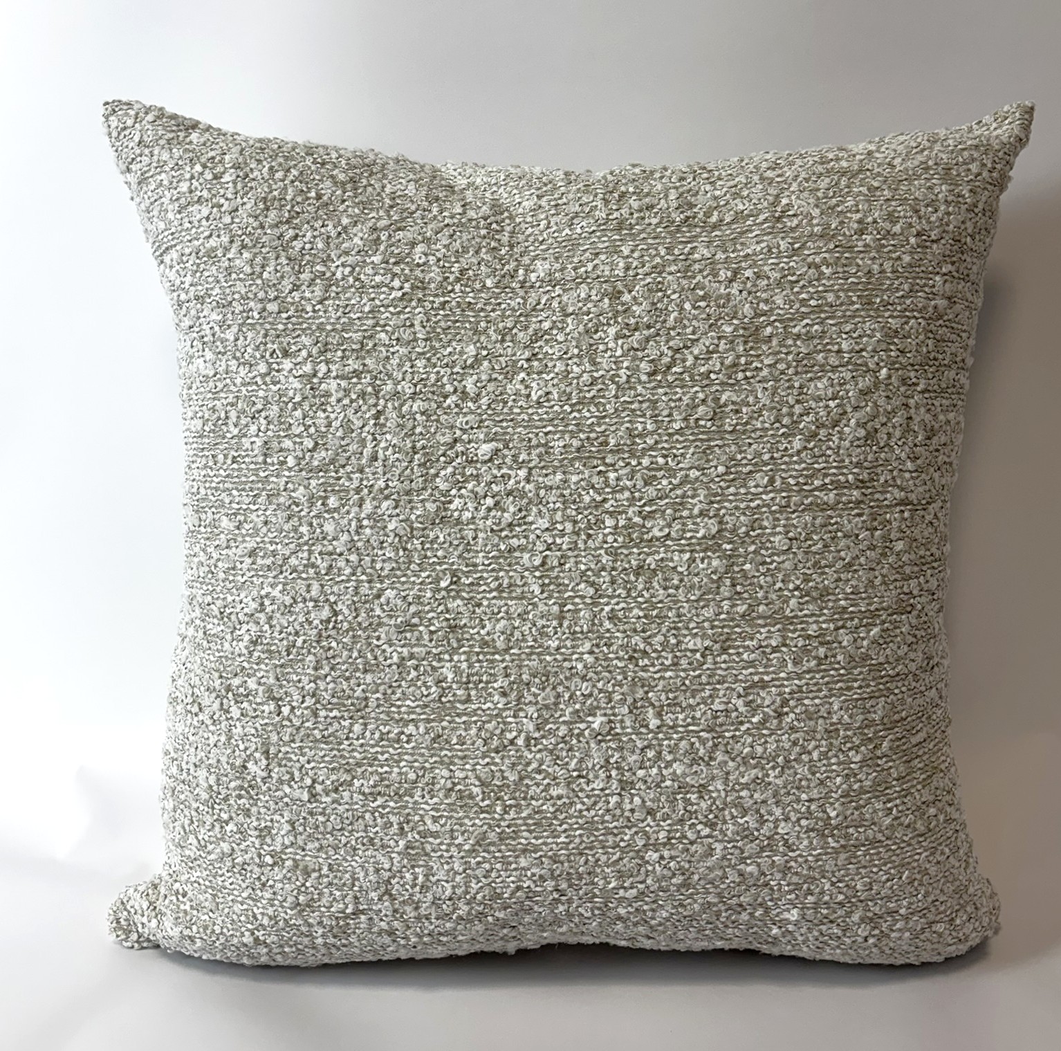 CAPA PARA ALMOFADA 50 X 50 CM  BOUCLÊ MESCLADO CREME E MARFIM