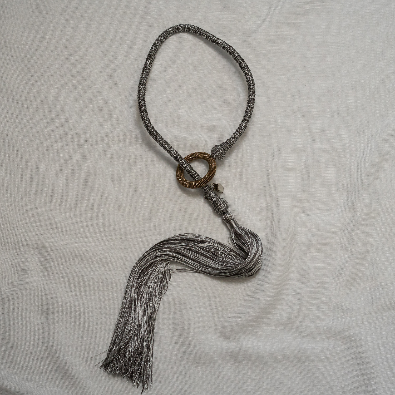 BRAÇADEIRA PARA CORTINA ARCO CINZA