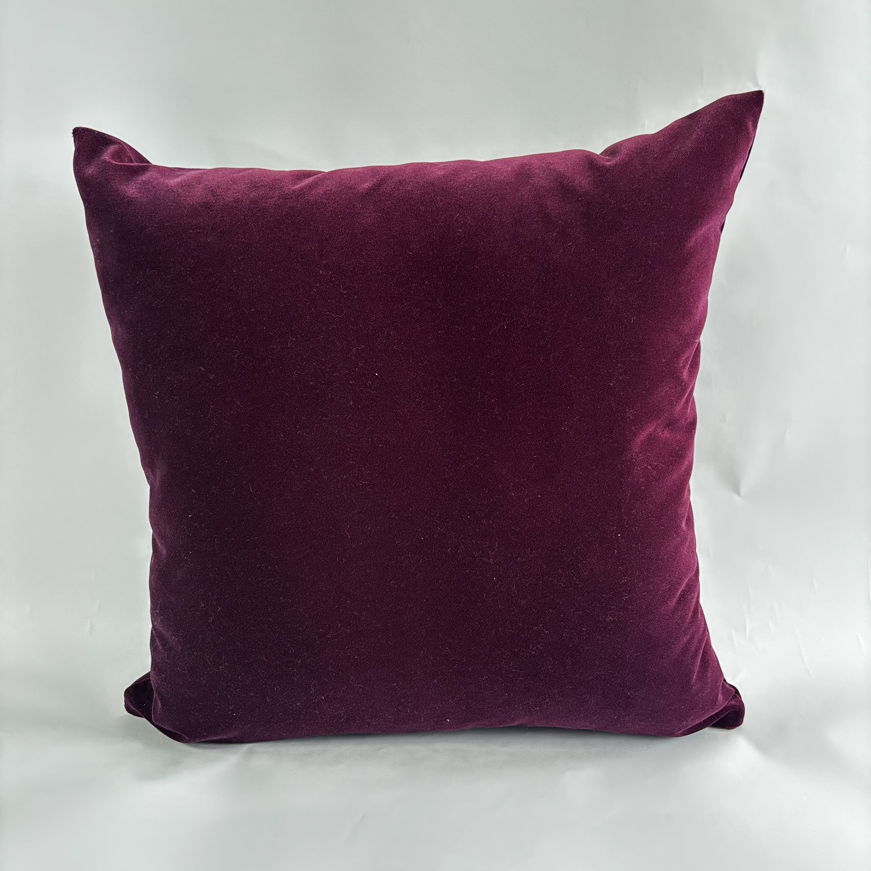 CAPA PARA ALMOFADA 50 X 50 CM VELUDO SUEDE COR AMEIXA