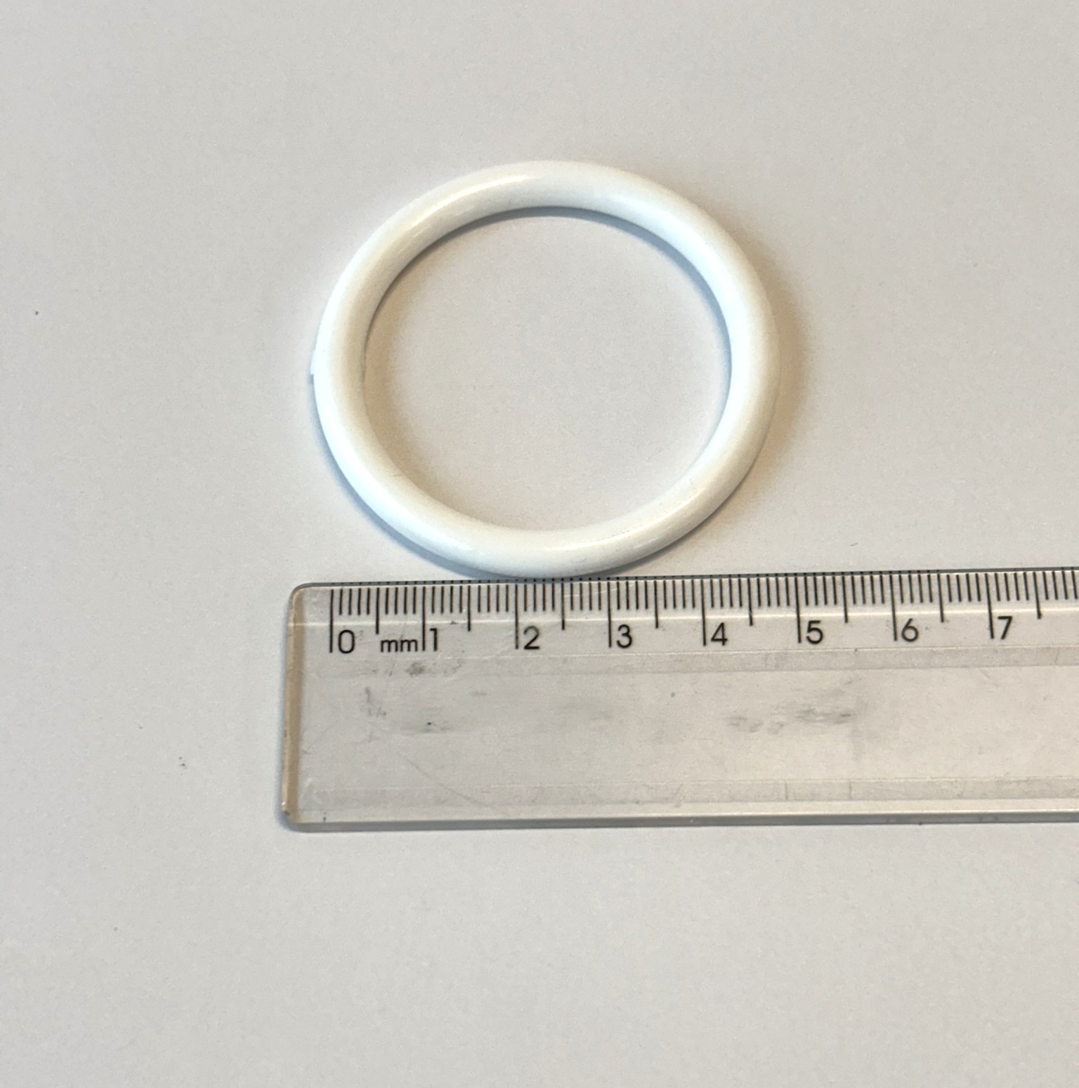 ARGOLA BRANCA 28mm PLASTICA