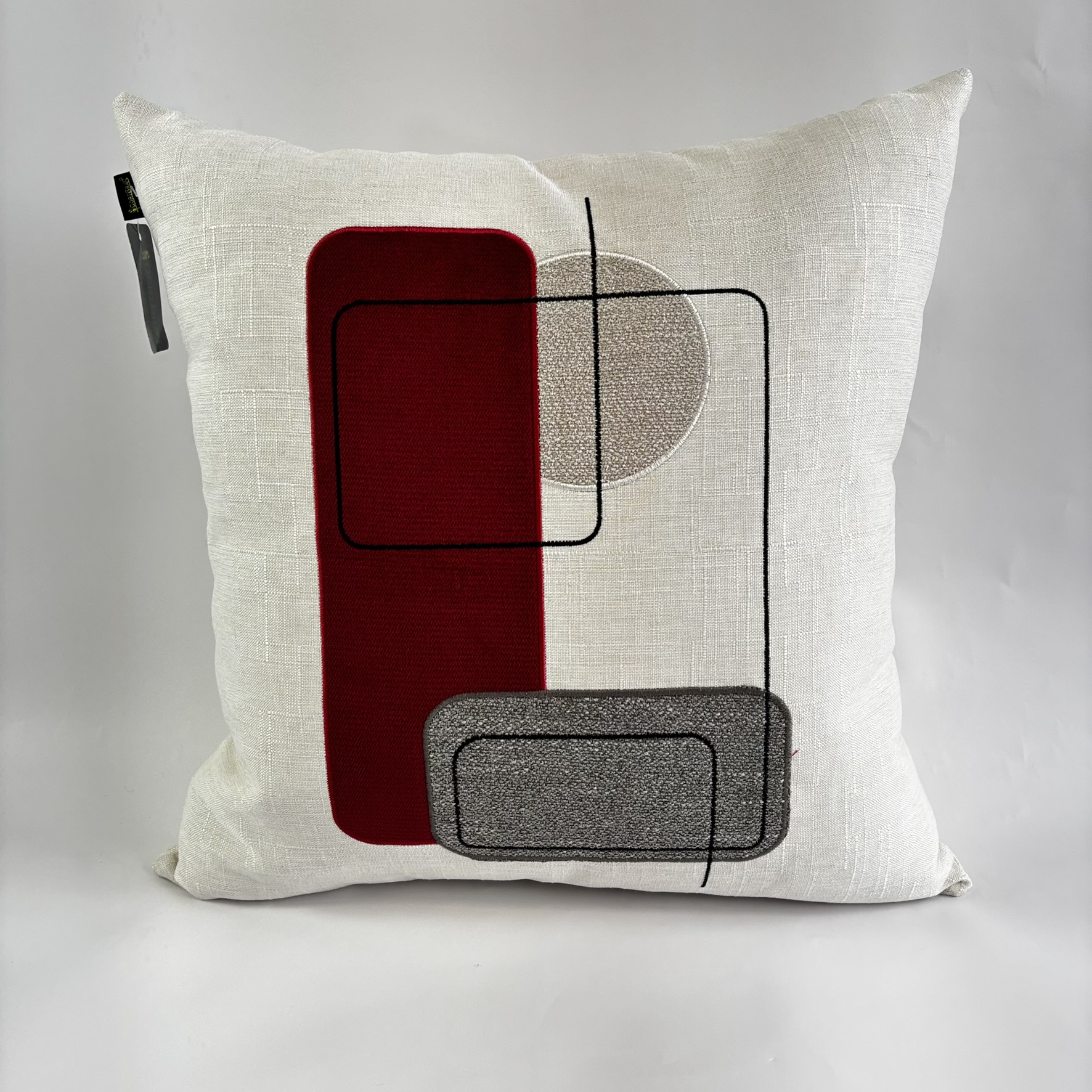 CAPA PARA ALMOFADA 50 X 50 CM  MARFIM COM APLIQUES CEREJA E CINZA