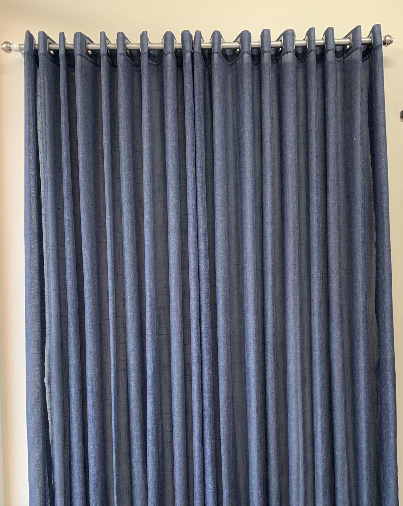 CORTINA C/ ILHOS LINHO AZUL