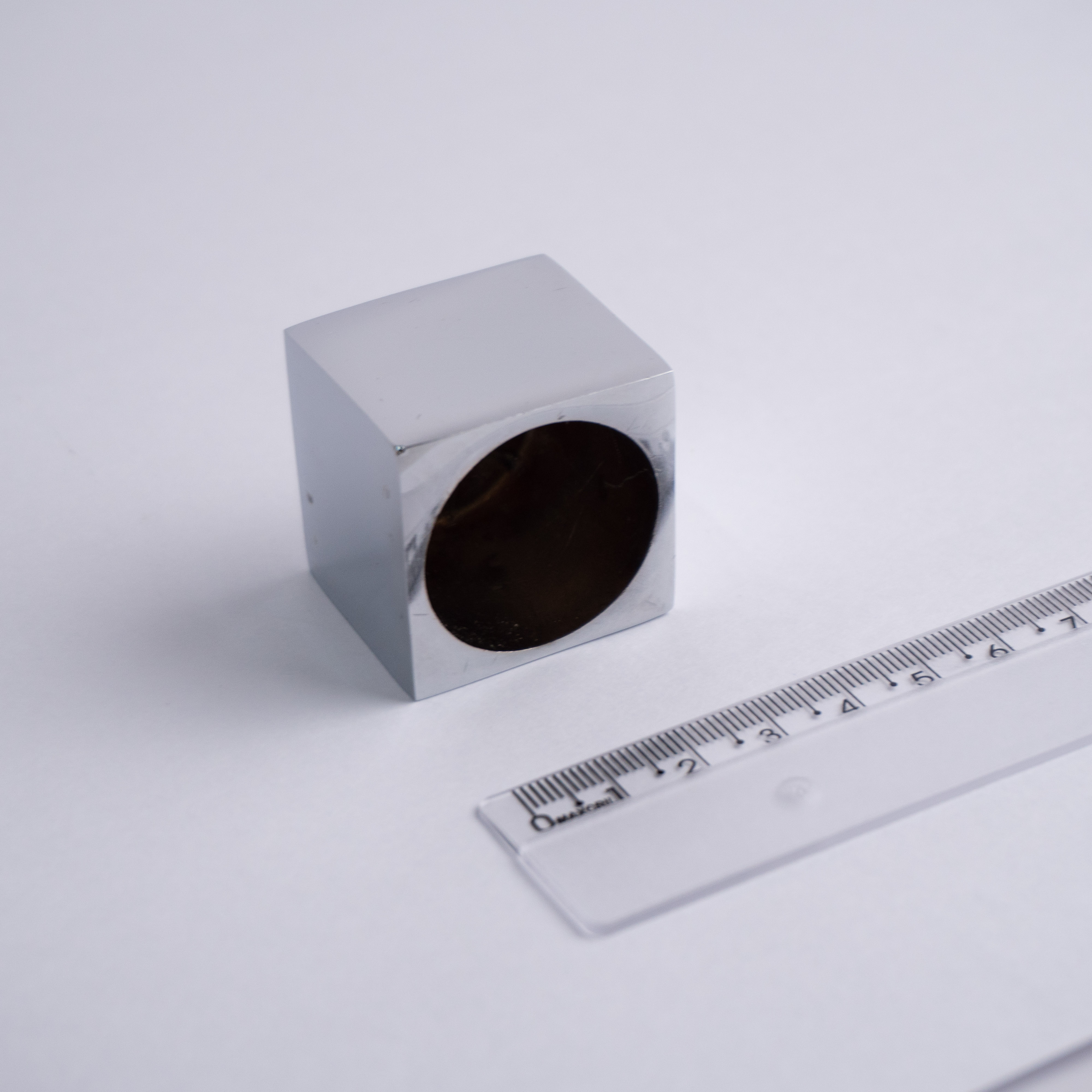 PONTEIRA PARA VARÃO DE  28mm TAMPA QUADRADA