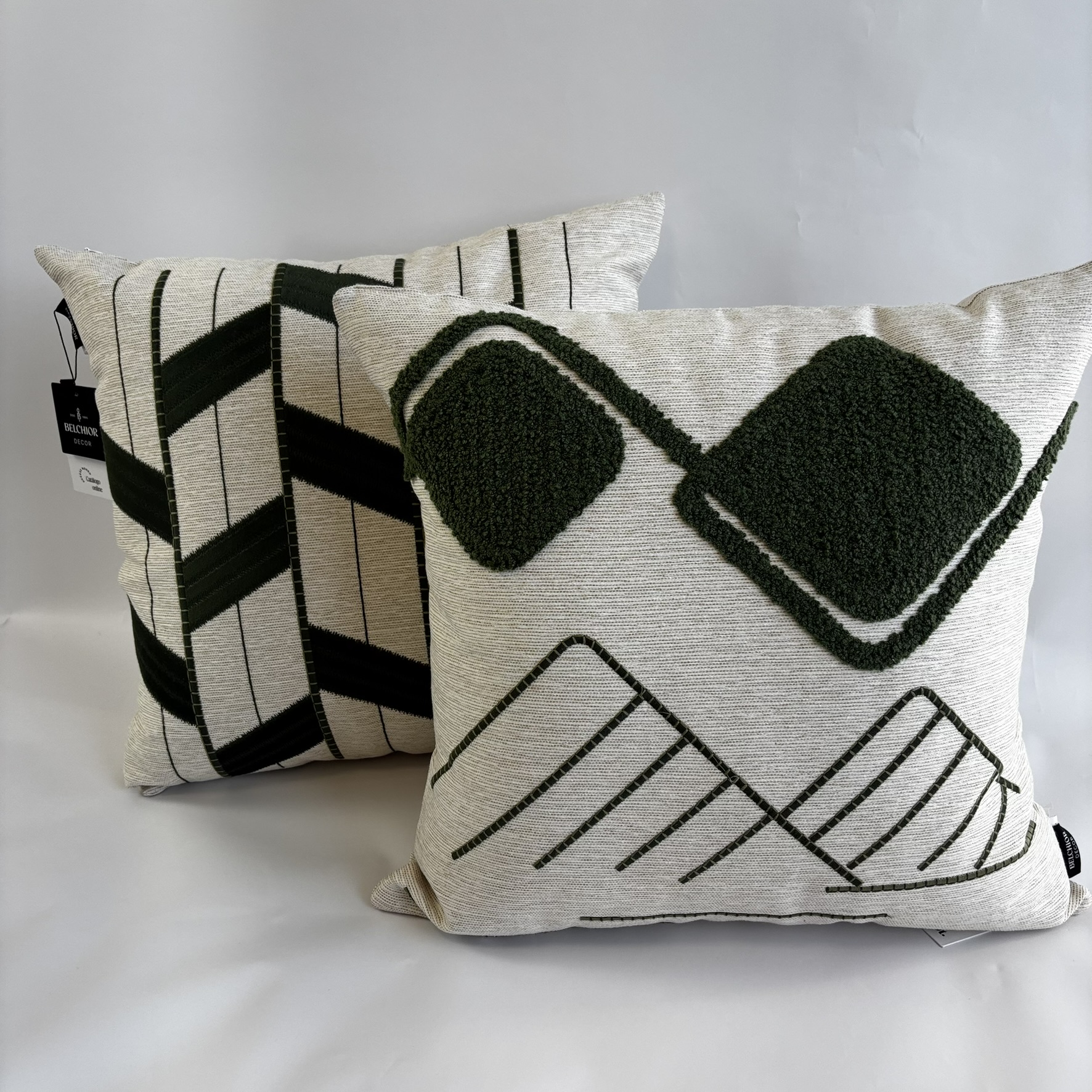 CAPA PARA ALMOFADA 50 X 50 CM CONCEPT BEGE COM APLIQUES VERDE