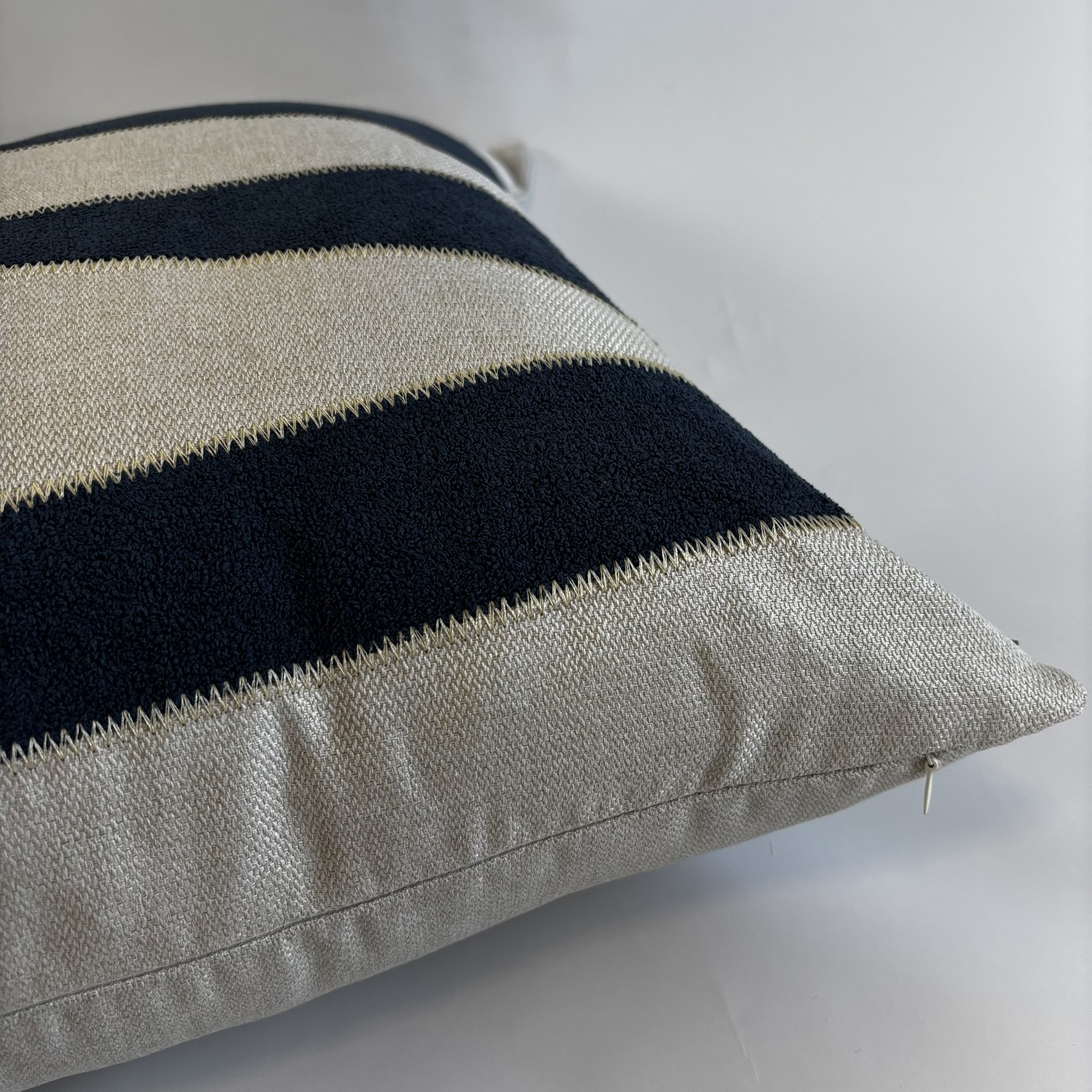 CAPA PARA ALMOFADA 50 X 50 CM APLIQUE ONDAS AZUL