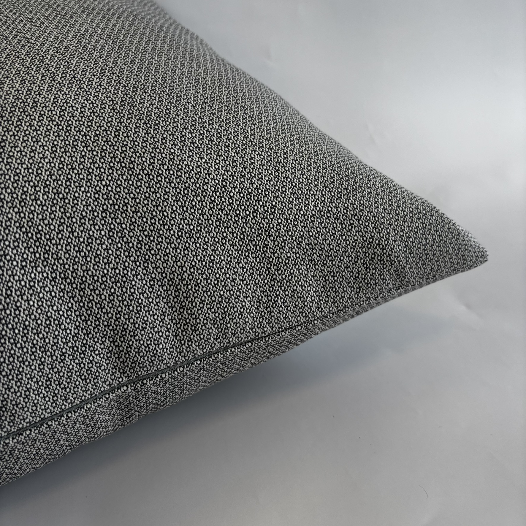 CAPA PARA ALMOFADA 50 X 50 CM  TRAMADA CINZA