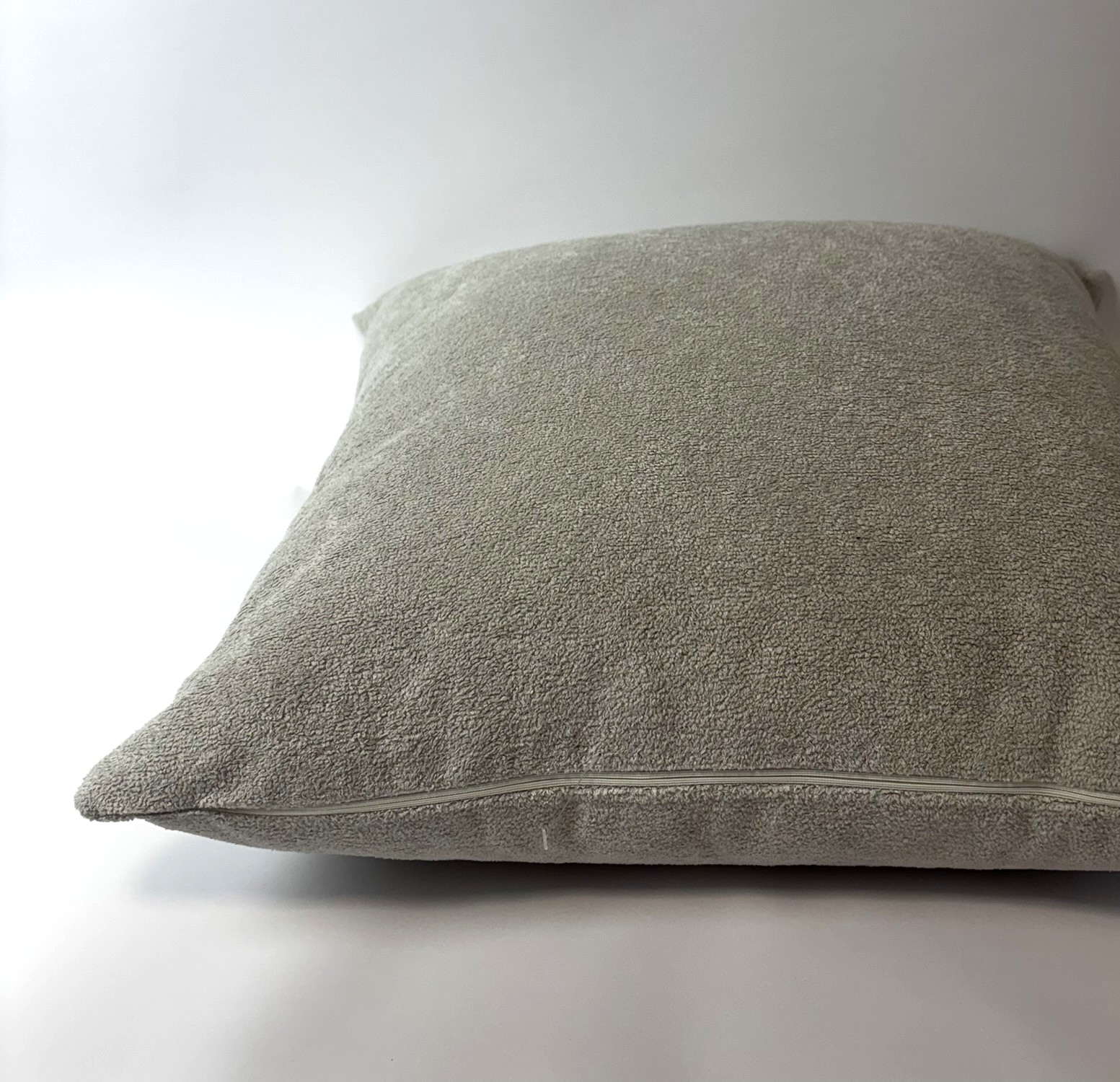 CAPA PARA ALMOFADA 50 X 50 CM  BOUCLÊ GELO