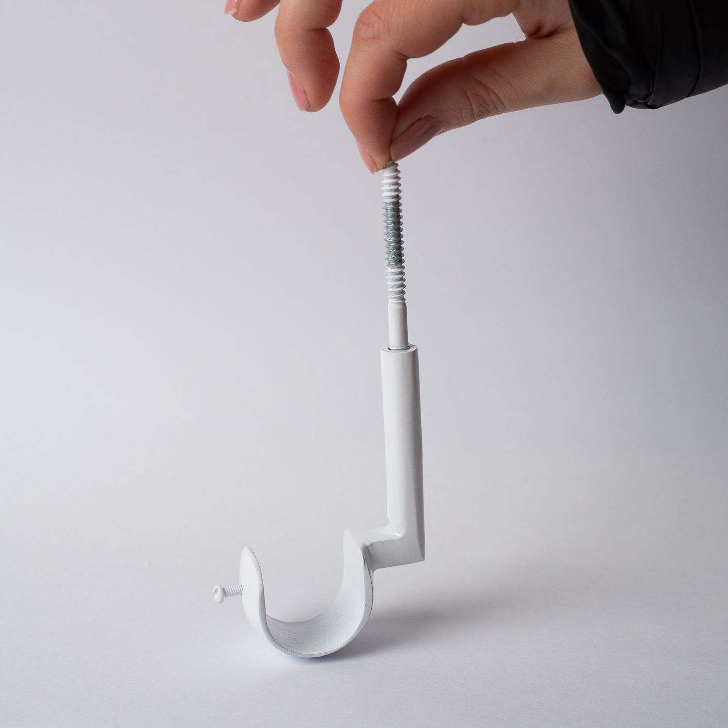 SUPORTE DE TETO PARA VARAO DE 28mm  PARA CORTINA DE ILHOS
