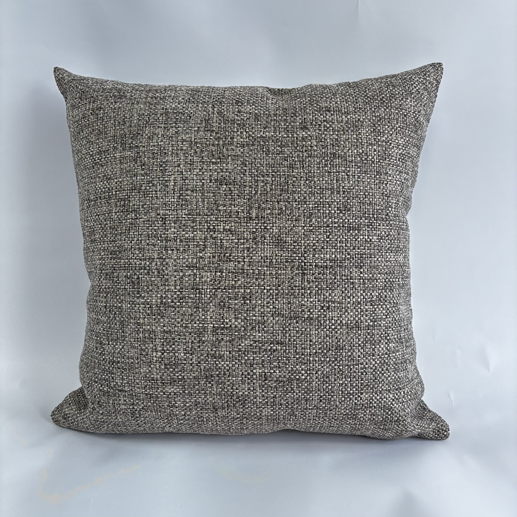 CAPA PARA ALMOFADA 50 X 50 CM  TRAMADO MARROM CLARO E PRETO
