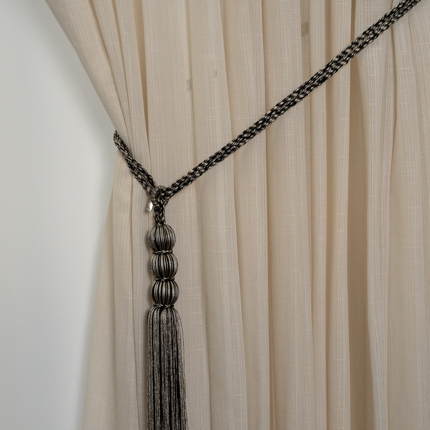 BRAÇADEIRA / PINGENTE PARA CORTINA PRETO MESCLA