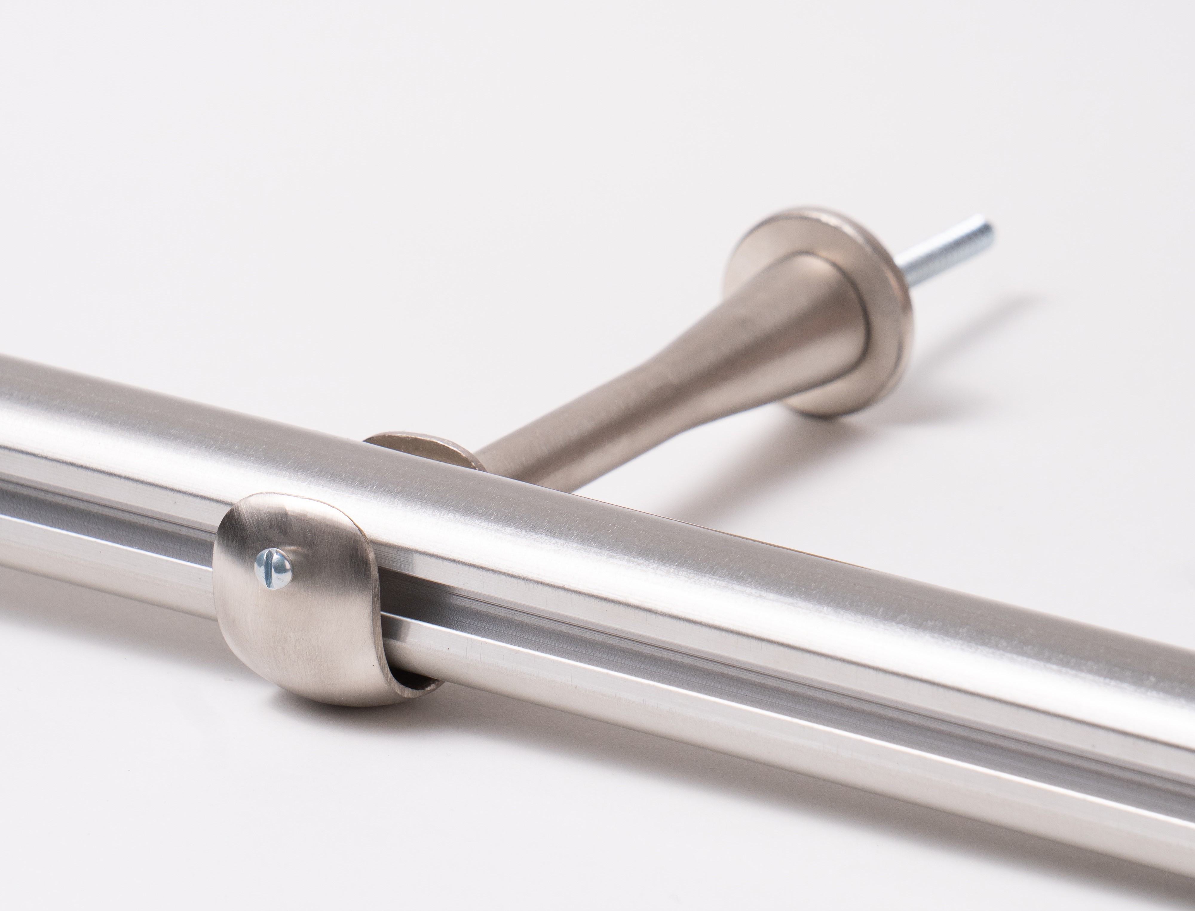 SUPORTE DE PAREDE PARA VARÃO DE 28MM COM 10CM DE AFASTAMENTO