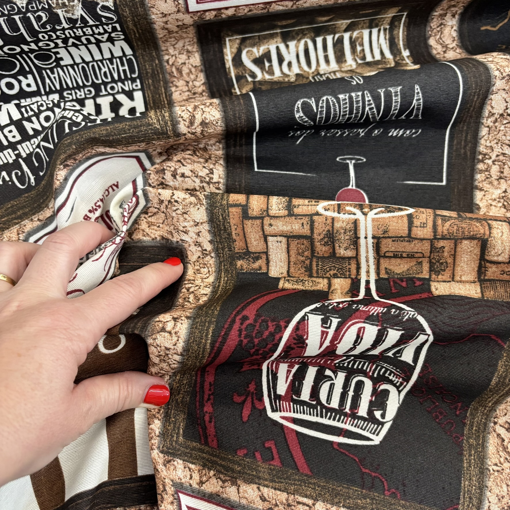 TECIDO PARA PAREDE WALL DECOR VINHO