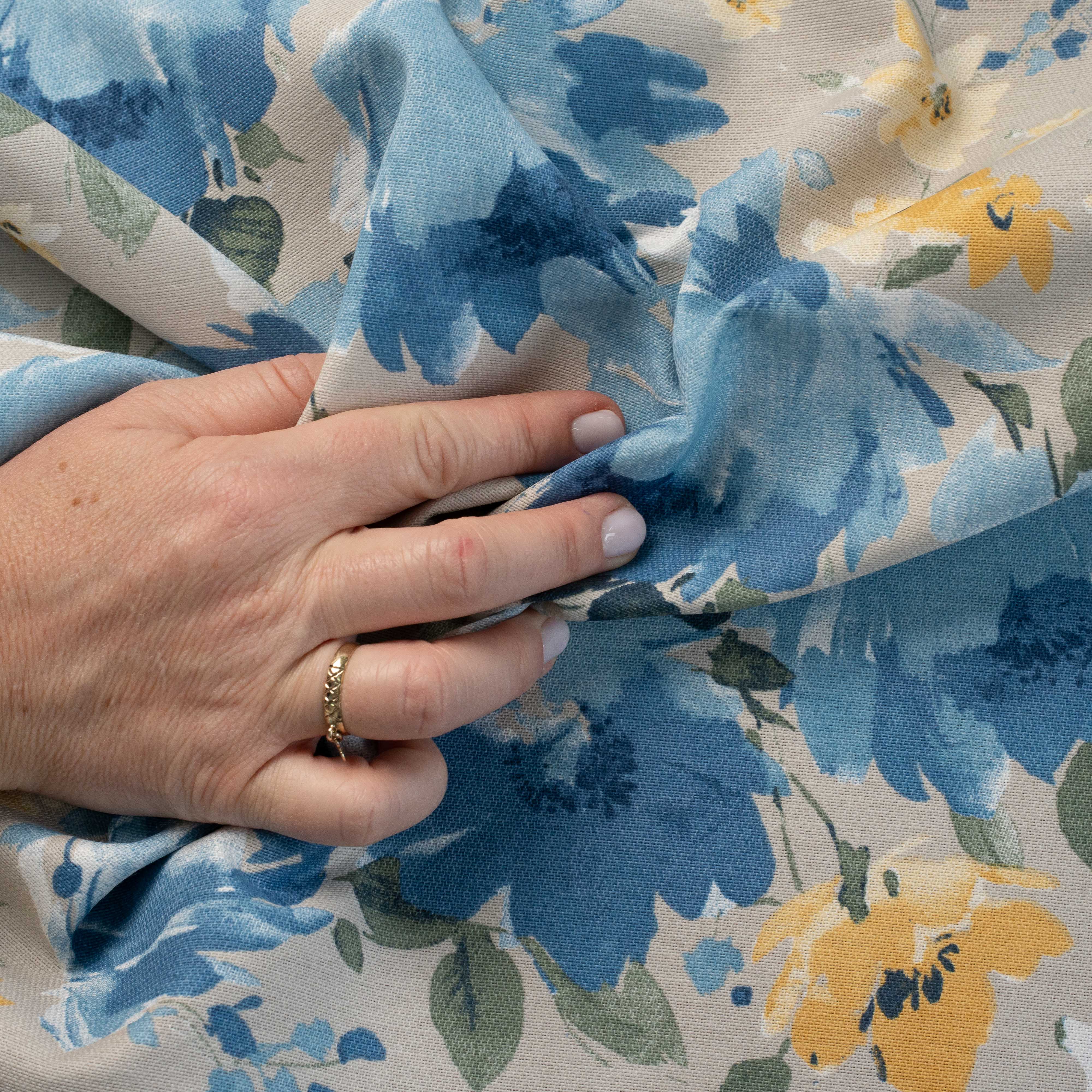 TECIDO ESTAMPADO ALGODAO FLORAL AZUL E AMARELO FIAMA
