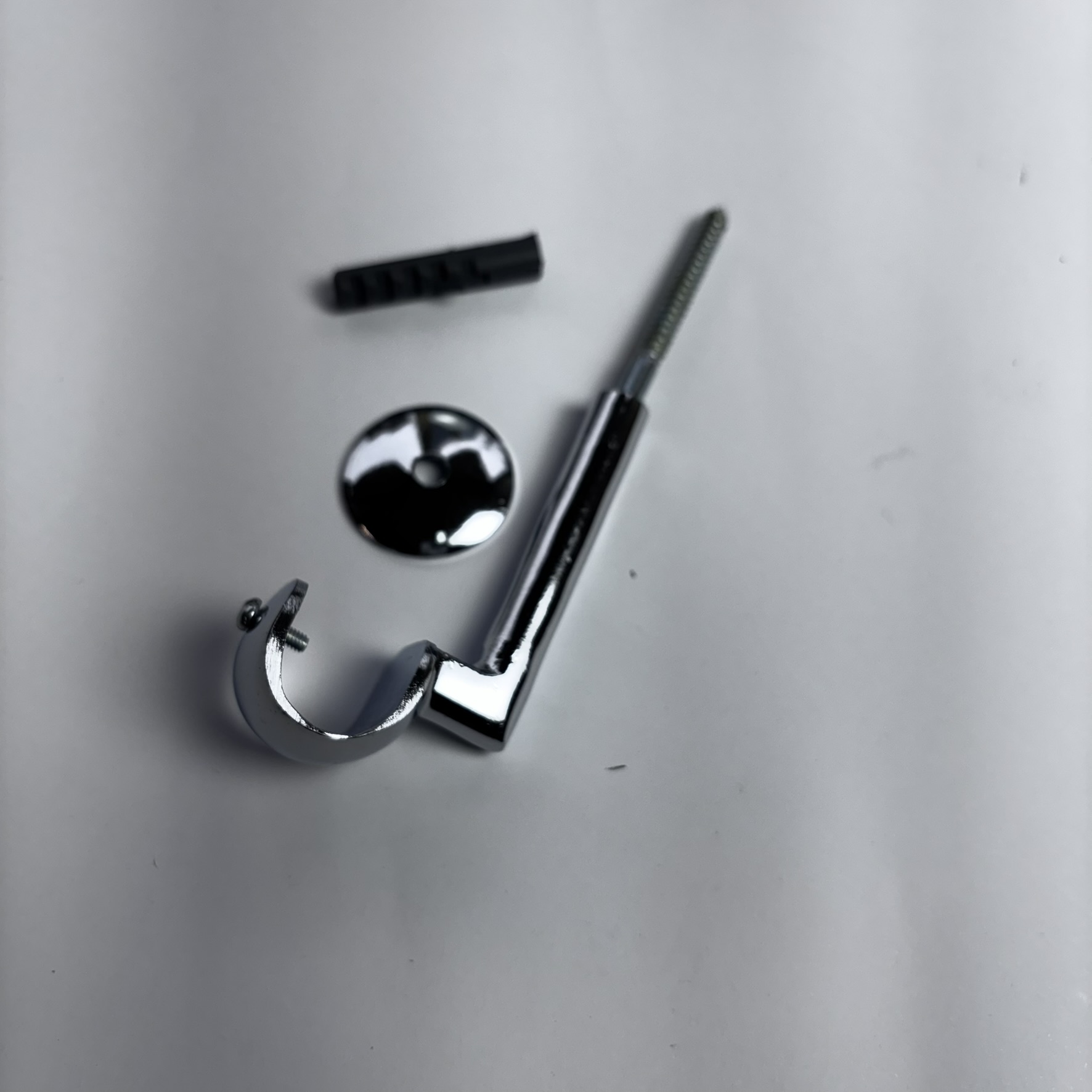 SUPORTE DE TETO PARA VARAO DE CORTINA DE 19mm  ILHOS - CROMADO