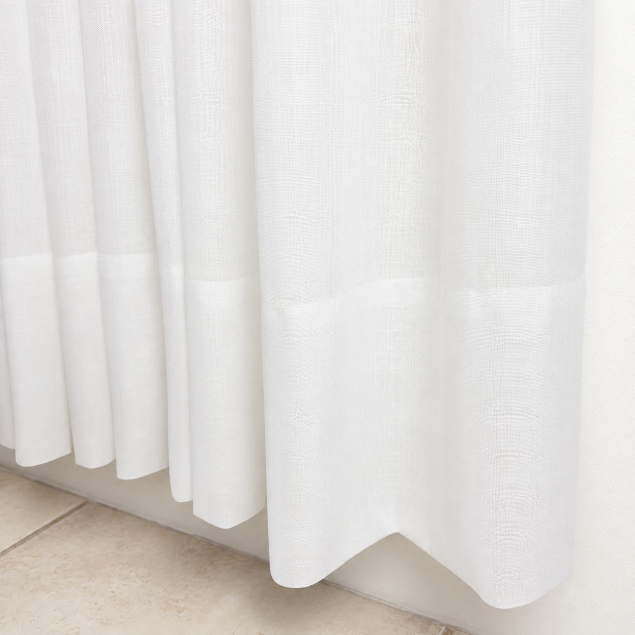 CORTINA DE ILHÓS COM TECIDO DE LINHO SINTÉTICO BRANCO